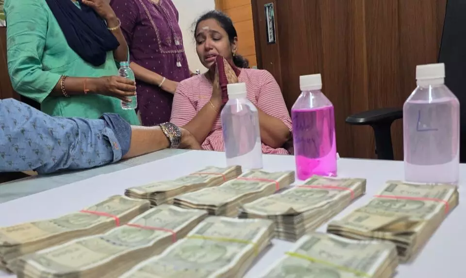 Narsingi town planning officer caught taking Rs 4 lakh bribe for LRS clearance Narsingi town planning officer caught taking Rs 4 lakh bribe for LRS clearance
