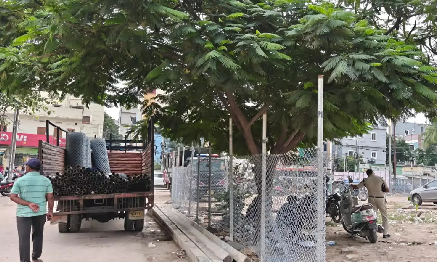 HYDRAA reclaims 1.20 acres of govt land worth Rs 100 crore in Kukatpally