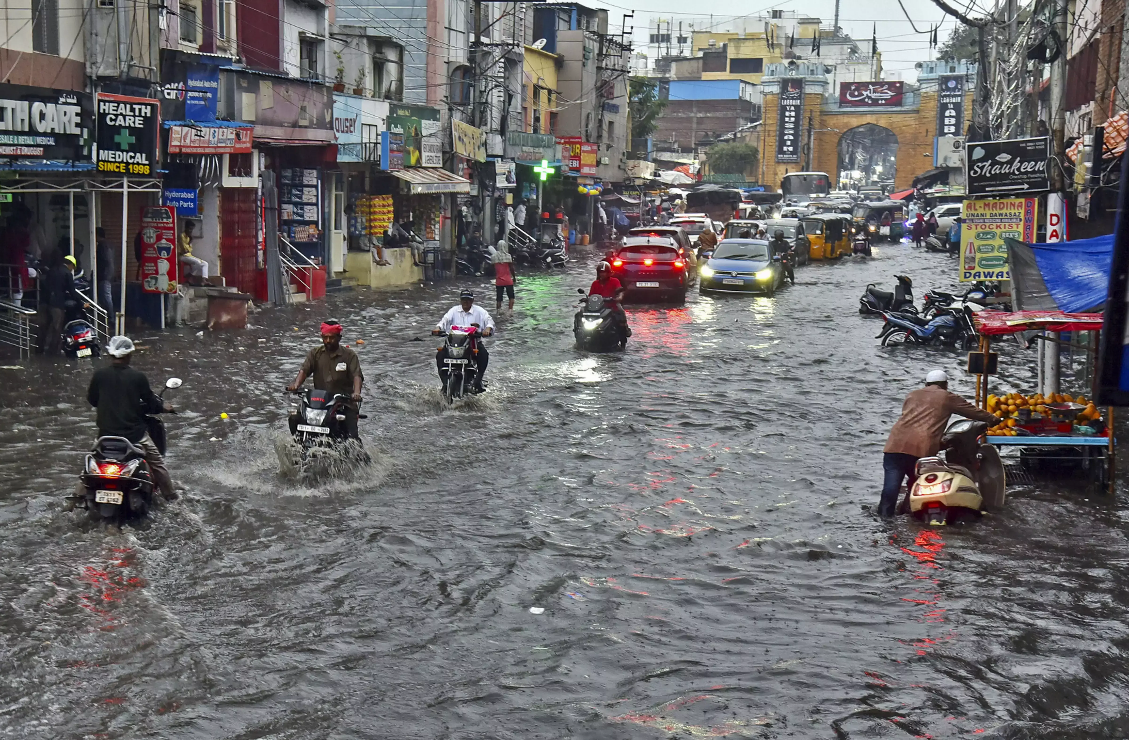 Orange Alert in Telangana: IMD forecasts heavy showers across districts