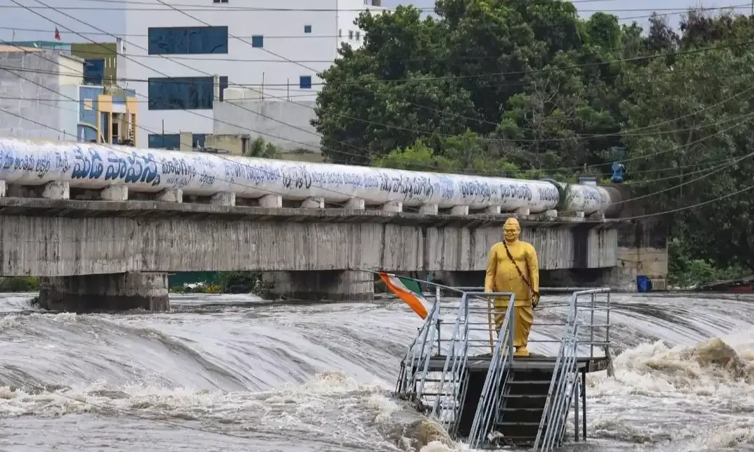 Musi River floods: HYDRAA chief Ranganath reviews situation in Old City, alerts NDRF & GHMC