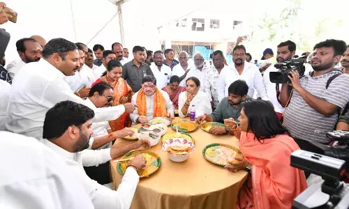 New Indiramma canteens offer breakfast and lunch at Rs 5 in Motinagar, Khairatabad
