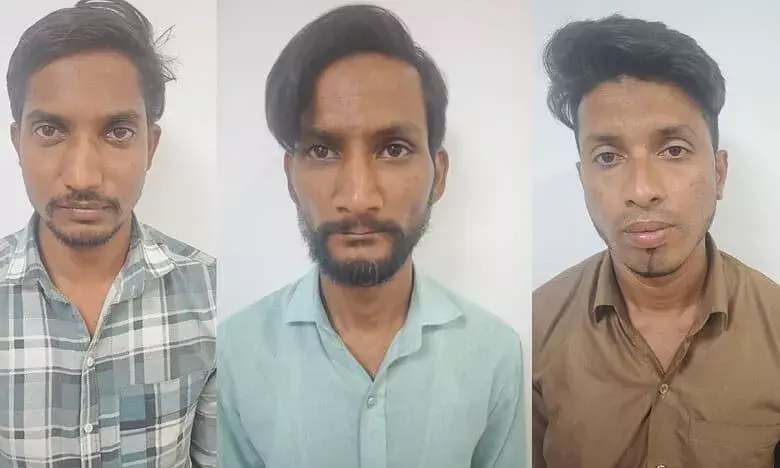 Hyderabad: Auto-rickshaw driver snatches phone from passenger, steals Rs 1.95L using QR codes; 3 held