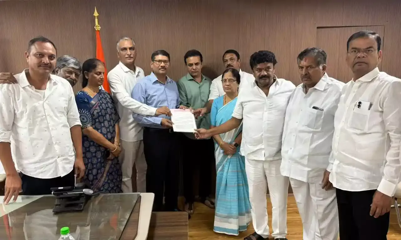 Hyderabad: KTR, Harish Rao travel by TGSRTC buses to protest fare hike, privatization