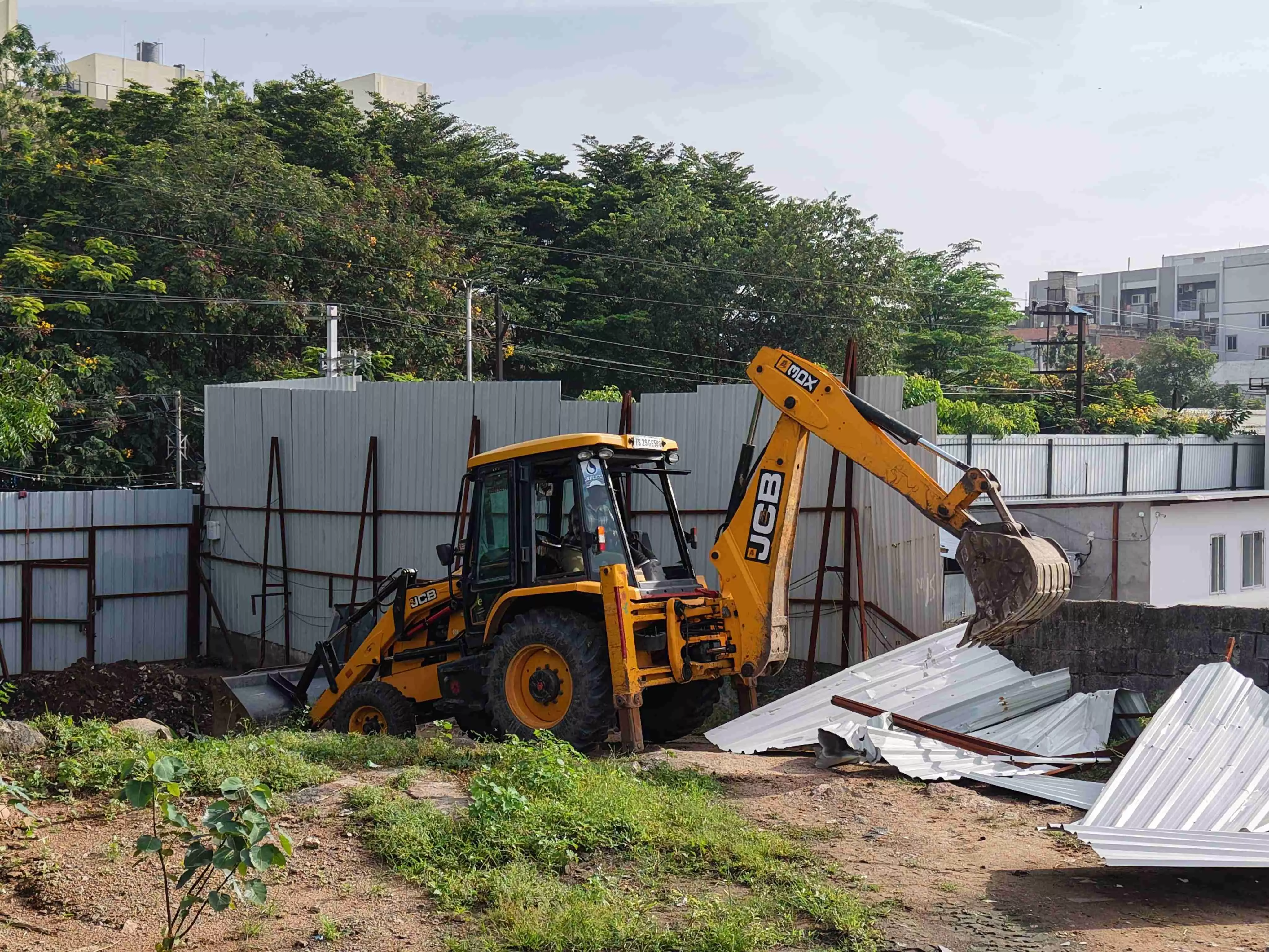 Hyderabad: HYDRAA frees 5 acres of encroached govt land worth Rs 750 Cr at Banjara Hills Hyderabad: HYDRAA frees 5 acres of encroached govt land worth Rs 750 Cr at Banjara Hills