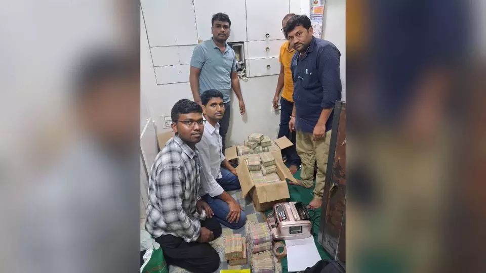EAGLE seizes Rs 3 Cr in drug money, arrests main hawala operator linked to Nigerian cartels EAGLE seizes Rs 3 Cr in drug money, arrests main hawala operator linked to Nigerian cartels