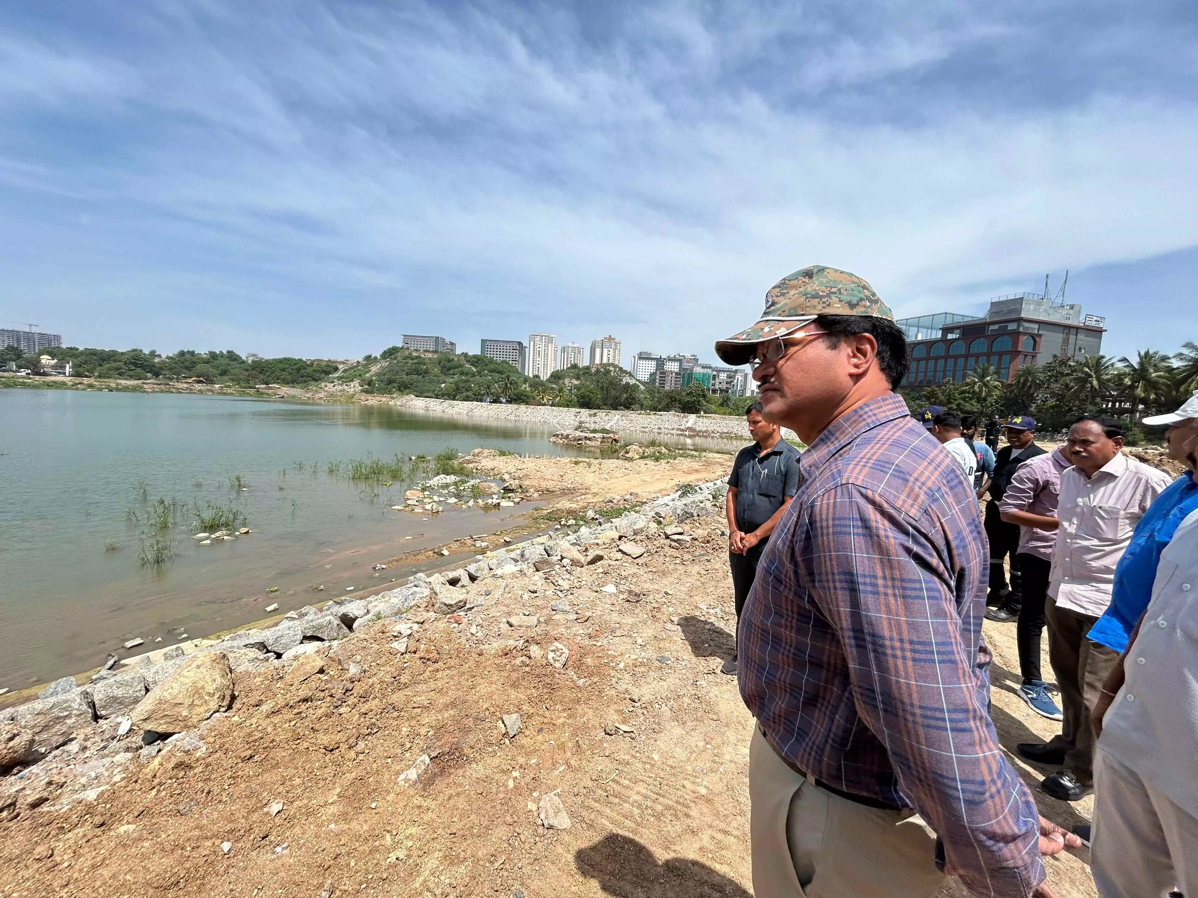 Madhapur and Kukatpally lakes to get tourism makeover; HYDRAA sets November deadline Madhapur and Kukatpally lakes to get tourism makeover; HYDRAA sets November deadline