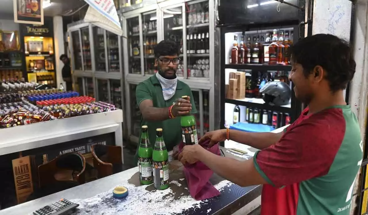 Telangana HC hears plea challenging Rs 3 lakh non-refundable fee for liquor shop licences Telangana HC hears plea challenging Rs 3 lakh non-refundable fee for liquor shop licences