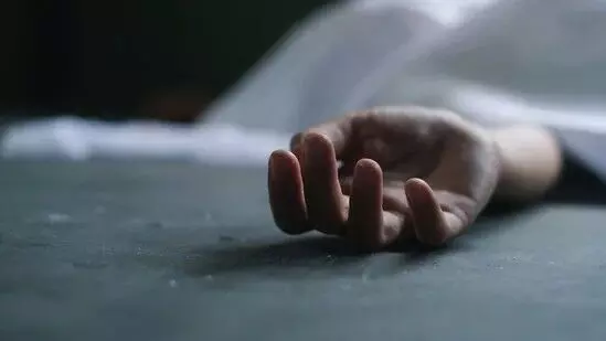 Hyderabad: Young mother kills twins before ending her own life at Padmarao Nagar; case registered Hyderabad: Young mother kills twins before ending her own life at Padmarao Nagar; case registered