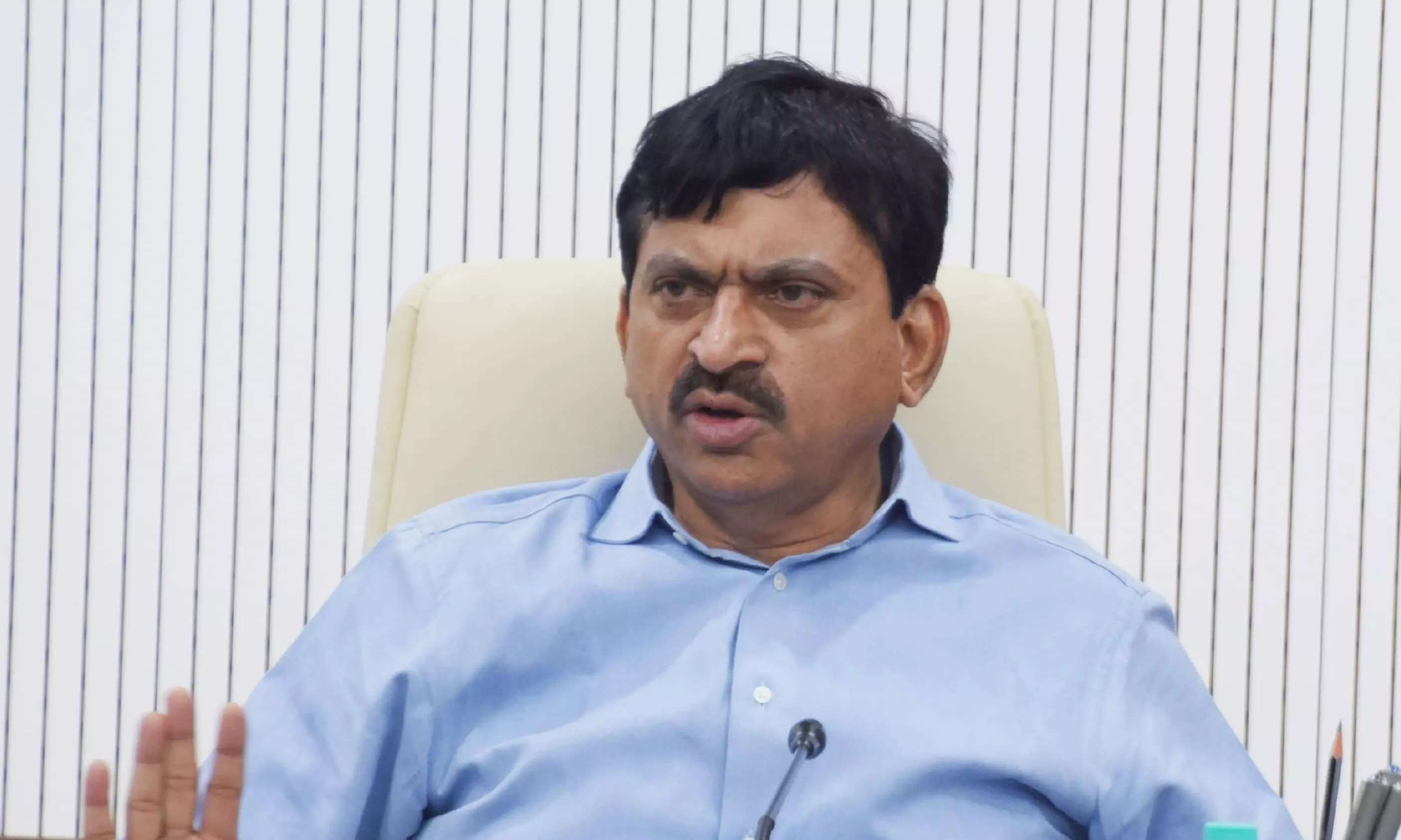 Telangana to appoint 4–6 surveyors per mandal for better land services: Ponguleti Telangana to appoint 4–6 surveyors per mandal for better land services: Ponguleti