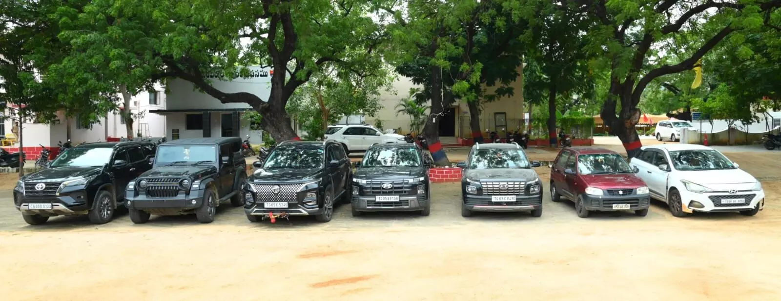 Nalgonda: Police bust fake investment racket; 9 more held for siphoning off Rs 50 Cr Nalgonda: Police bust fake investment racket; 9 more held for siphoning off Rs 50 Cr