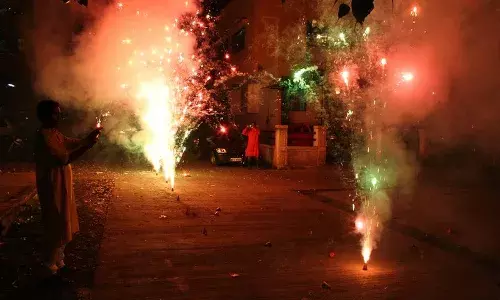 Day after Diwali: Pollution spike chokes cities, hospitals see surge in respiratory cases