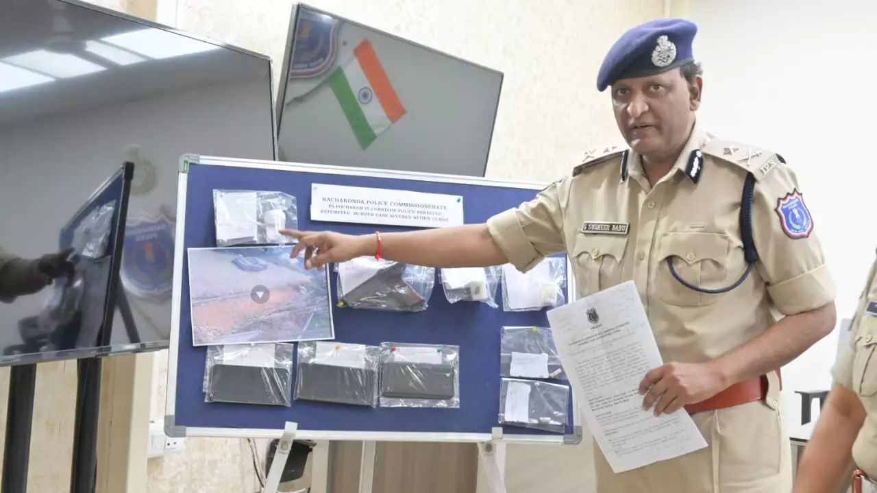 Rs 2.7 crore ganja stock seized: Bandlaguda police nab contraband travelling to Maharashtra Rs 2.7 crore ganja stock seized: Bandlaguda police nab contraband travelling to Maharashtra