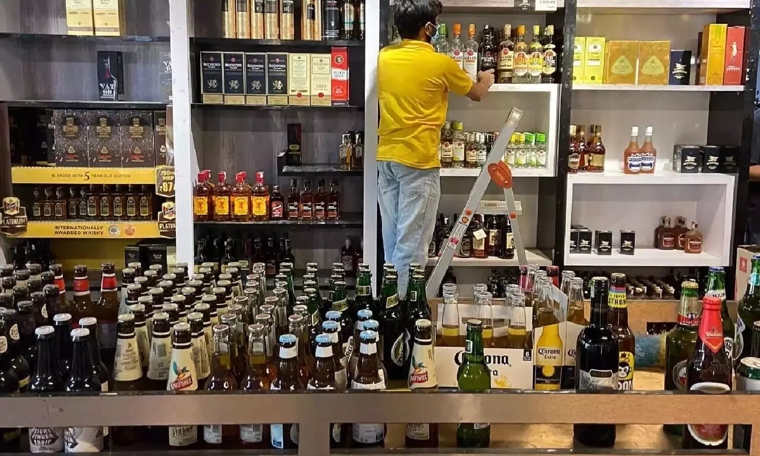 Telangana earns Rs 2,860 Cr through sale of liquor shop application forms for new excise policy period Telangana earns Rs 2,860 Cr through sale of liquor shop application forms for new excise policy period