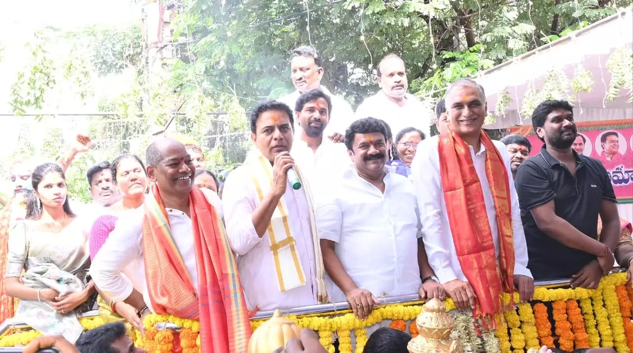 KTR slams Rahul Gandhi’s ‘silence’ on Telangana govt’s treatment of minorities, ‘BJP-style bulldozer rule’ KTR slams Rahul Gandhi’s ‘silence’ on Telangana govt’s treatment of minorities, ‘BJP-style bulldozer rule’