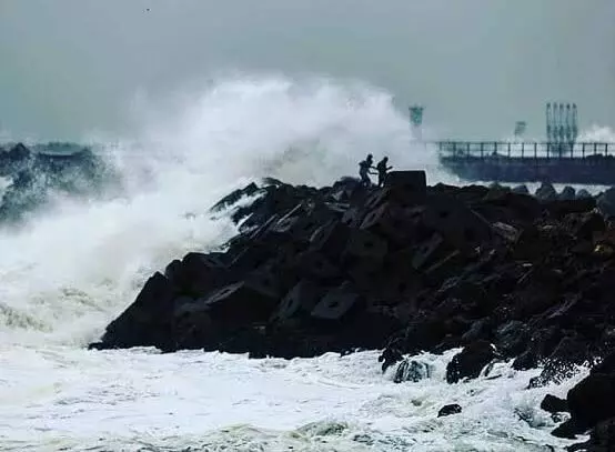 Cyclone Montha to make landfall near  Kakinada on Oct 28; schools shut for two days Cyclone Montha to make landfall near  Kakinada on Oct 28; schools shut for two days