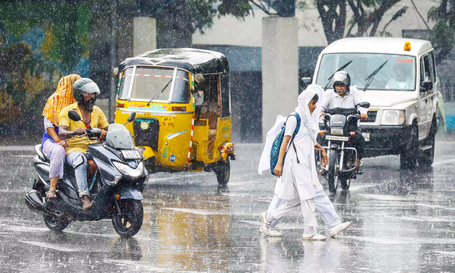 Cyclone Montha effect: Hyderabad likely to receive rainfall on October 28 and 29 Cyclone Montha effect: Hyderabad likely to receive rainfall on October 28 and 29