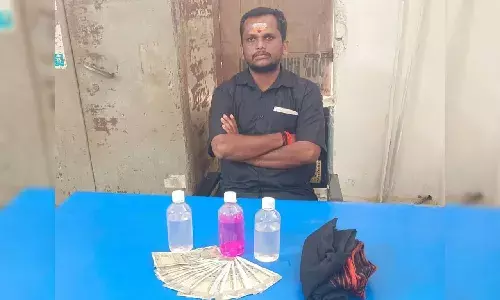 ACB nabs Kothagudem GPO taking Rs 15,000 bribe; first case since VRO/VRA system revival ACB nabs Kothagudem GPO taking Rs 15,000 bribe; first case since VRO/VRA system revival