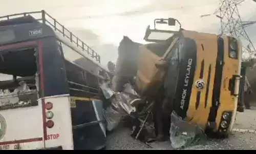 Ranga Reddy: Truck rams into TGSRTC bus near Mirjaguda; 17 killed