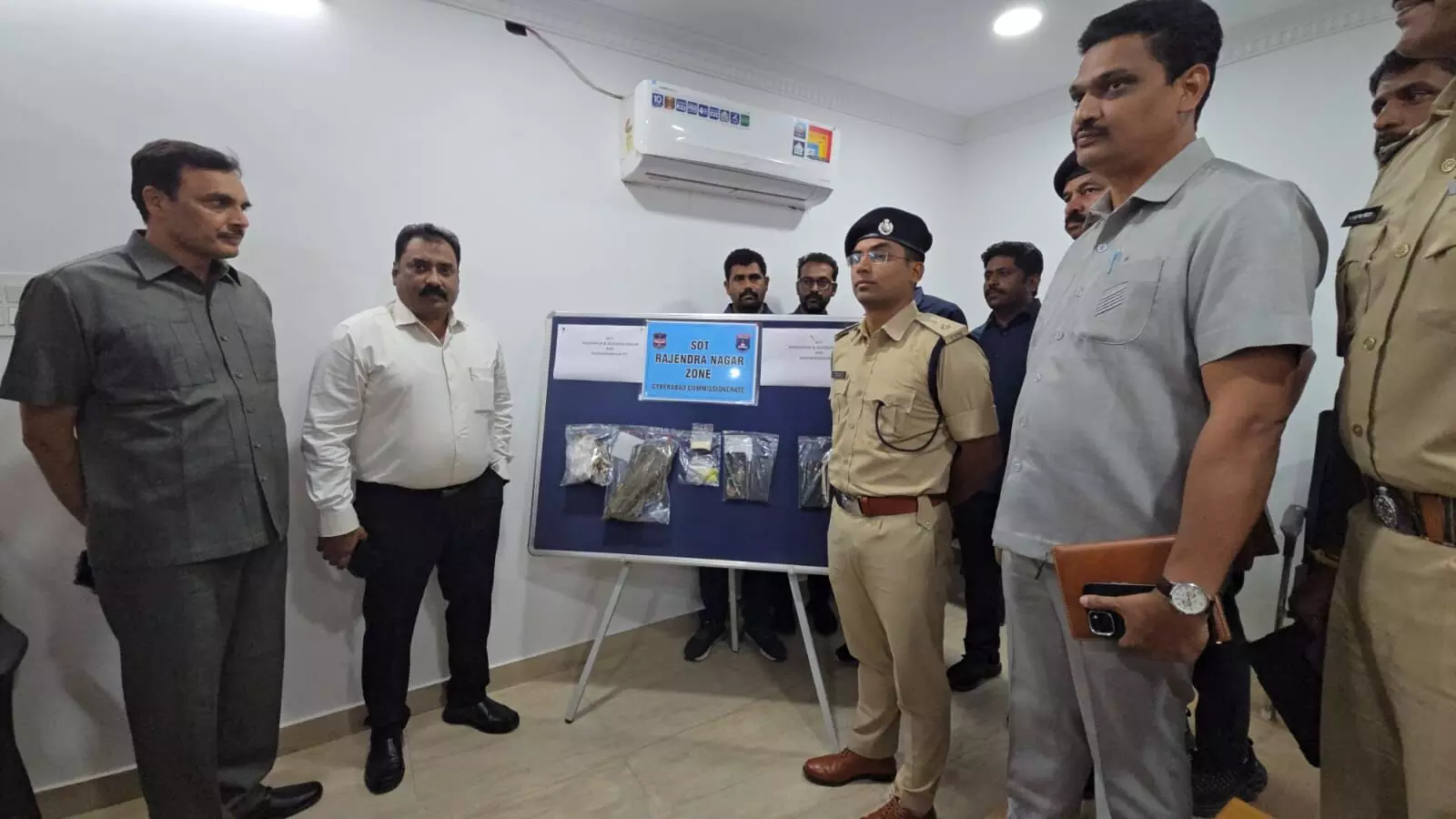 Rajendranagar police bust interstate MDMA, ganja supply gang; 6 dealers, consumers held Rajendranagar police bust interstate MDMA, ganja supply gang; 6 dealers, consumers held