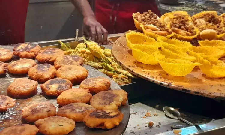 `Muskuraiye, aap Lucknow mein hai: Here is a glimpse into world world-famous cuisine of city of Nawabs `Muskuraiye, aap Lucknow mein hai: Here is a glimpse into world world-famous cuisine of city of Nawabs