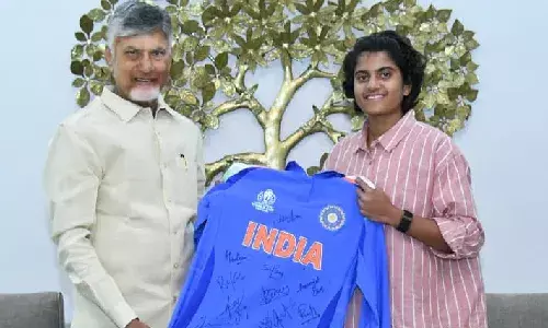 World Cup-winning cricketer Sree Charani honoured by CM Naidu with Rs 2.5 crore, Group-I post