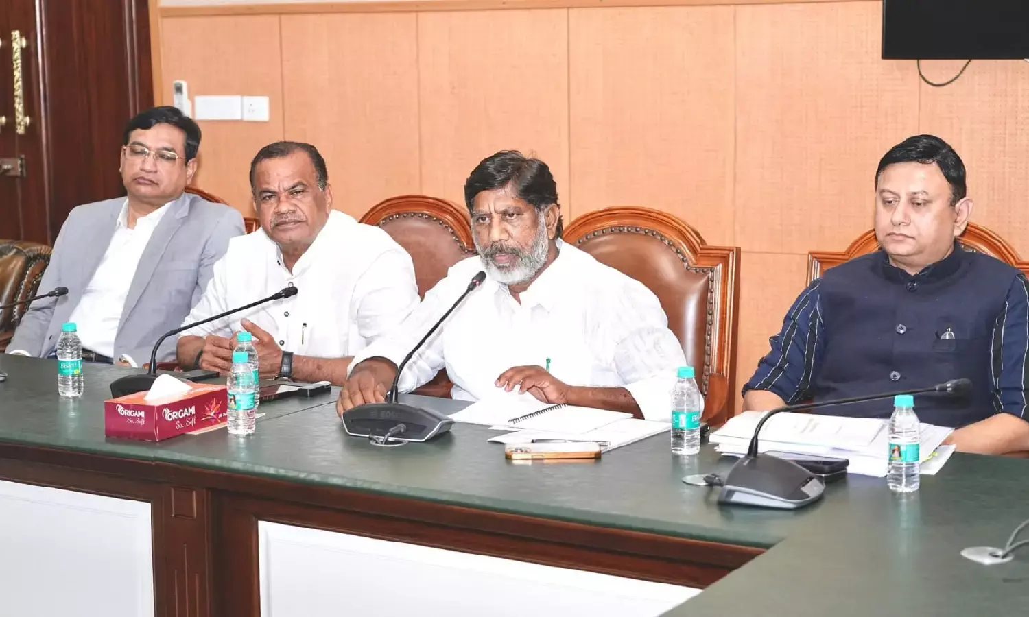 Telangana to release Rs 600 Cr pending fee dues to private professional colleges; FATHI calls off strike