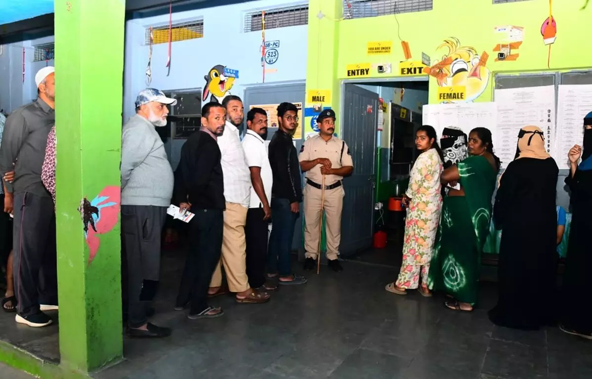 Tension, EVM glitches disrupt Jubilee Hills by-poll in Hyderabad