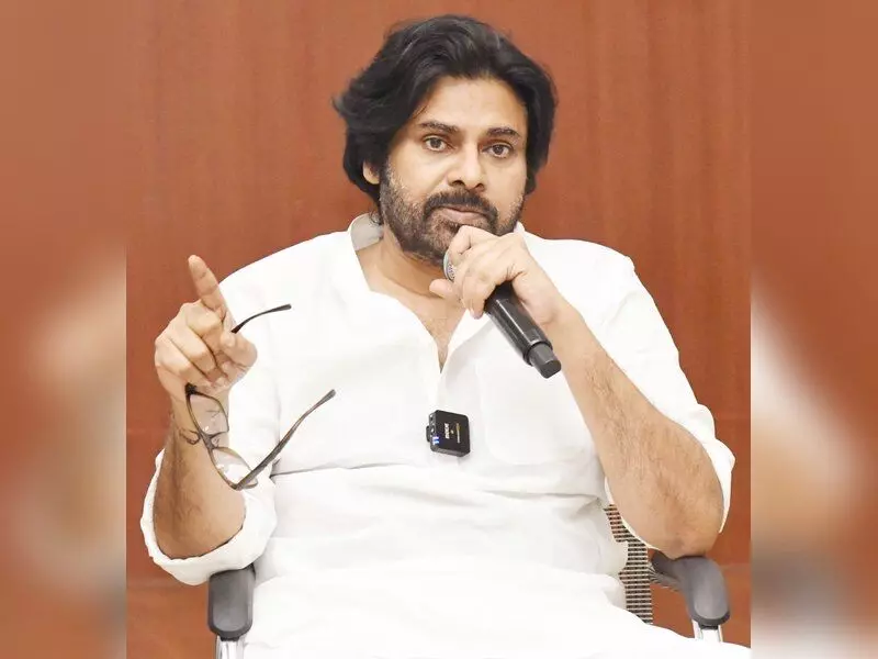 ‘Movie piracy bleeding industry’: Pawan Kalyan praises Hyderabad cops for arresting Immadhi Ravi ‘Movie piracy bleeding industry’: Pawan Kalyan praises Hyderabad cops for arresting Immadhi Ravi