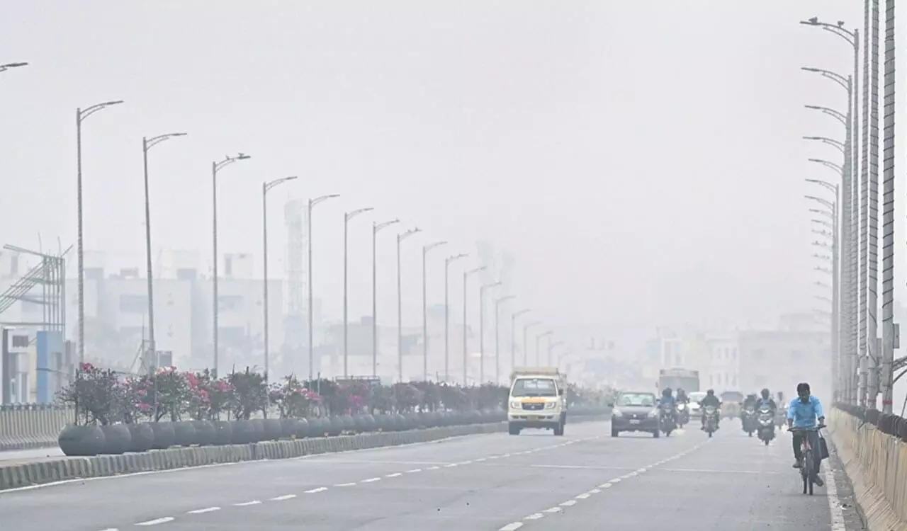 Thick early-morning mist slows Hyderabad traffic; visibility dips in Medchal, BHEL, RC Puram Thick early-morning mist slows Hyderabad traffic; visibility dips in Medchal, BHEL, RC Puram