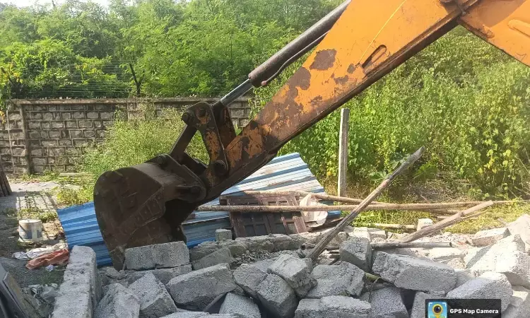 HYDRAA reclaims 450-sq-yd park land in Karmanghat; illegal structures cleared