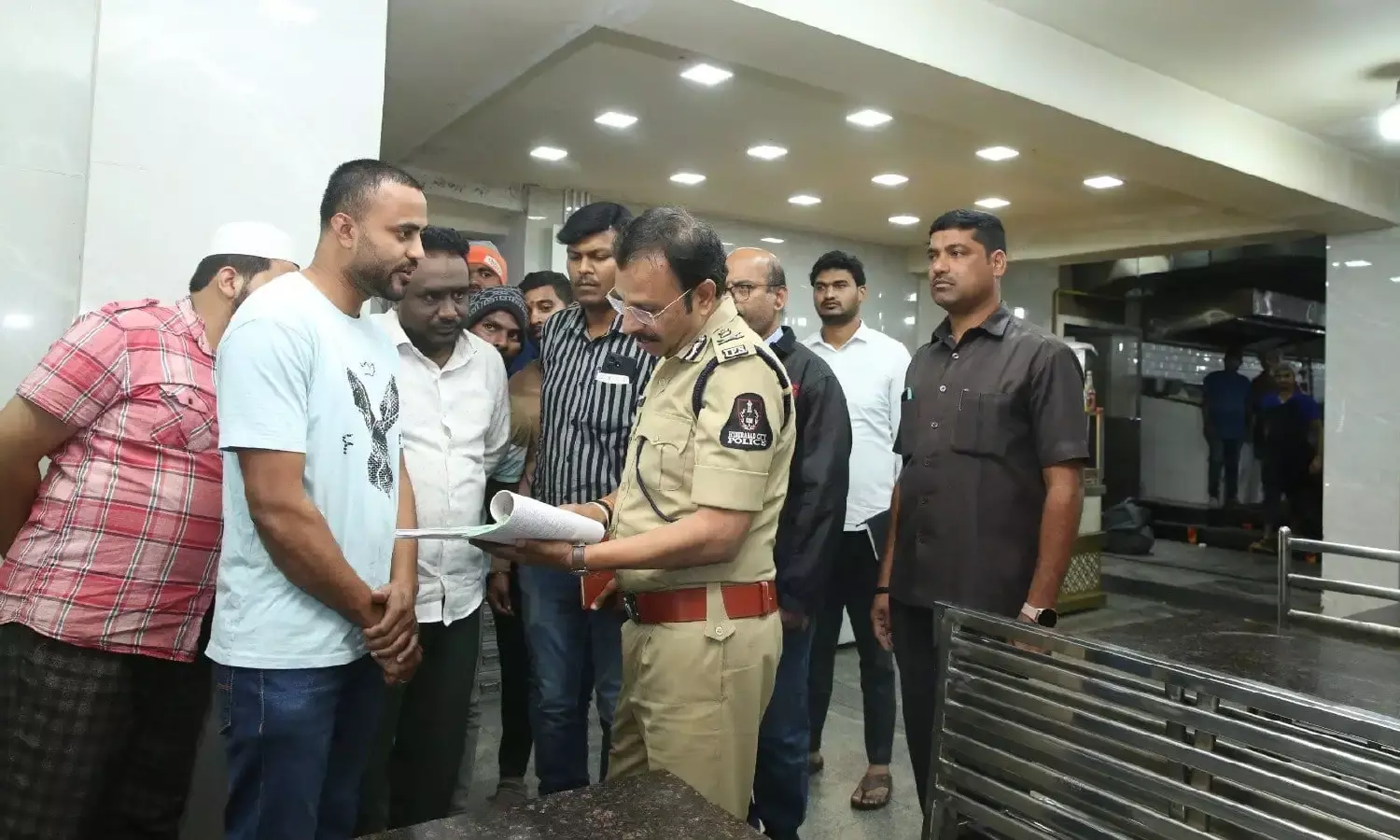 Hyderabad CP Sajjanar visits homes of rowdy-sheeters in midnight surprise checks in Tolichowki, Langar Houz