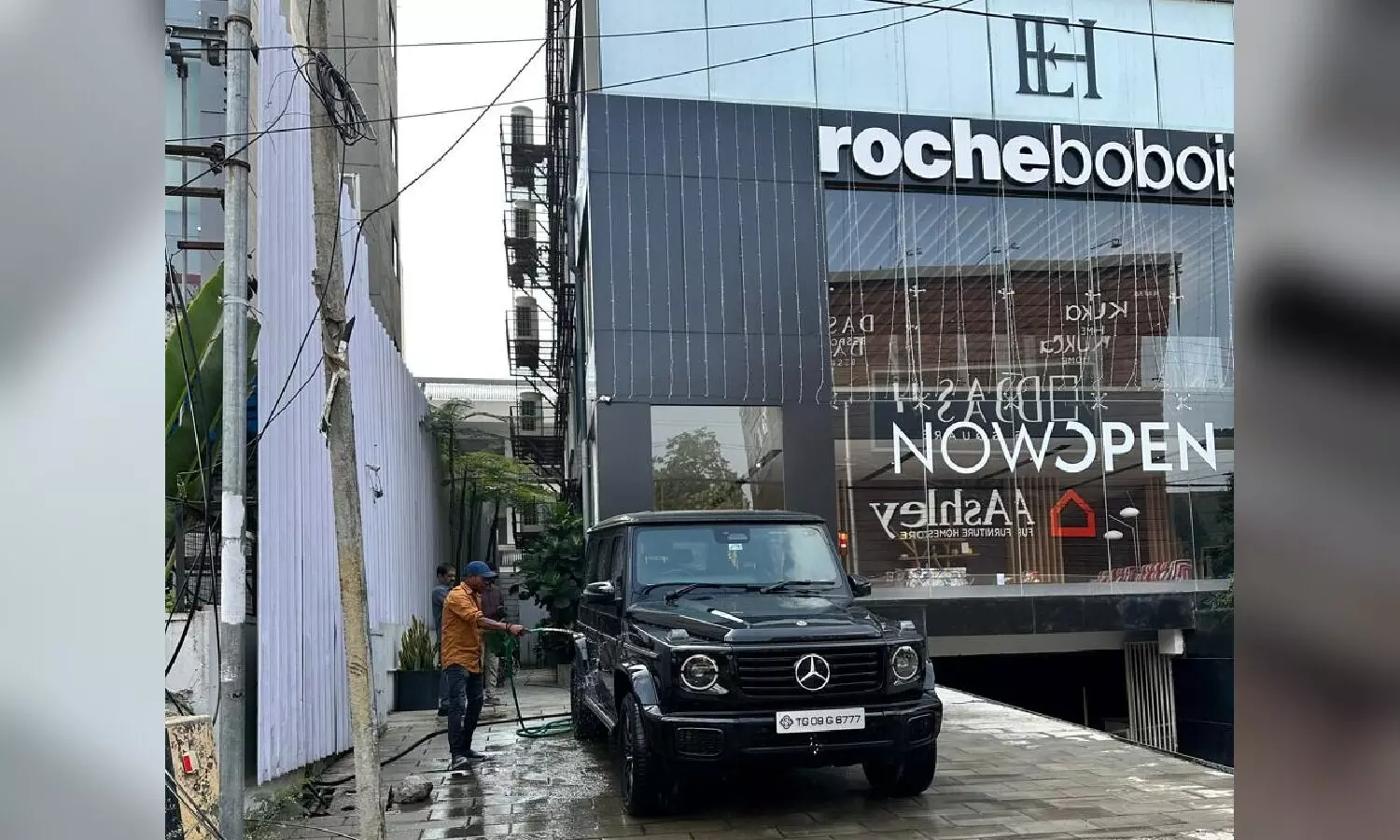 Banjara Hills man washes car with municipal drinking water, fined Rs 10,000 Banjara Hills man washes car with municipal drinking water, fined Rs 10,000