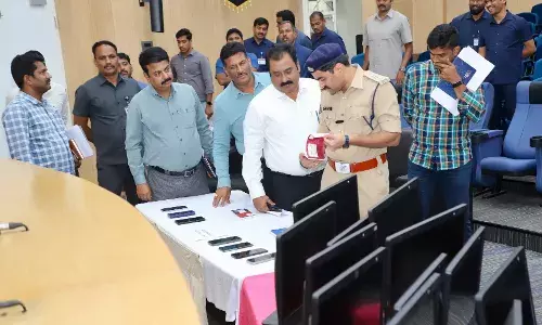 Cyberabad police bust interstate trading fraud gang; 6 arrested for supplying mule accounts, SIMs
