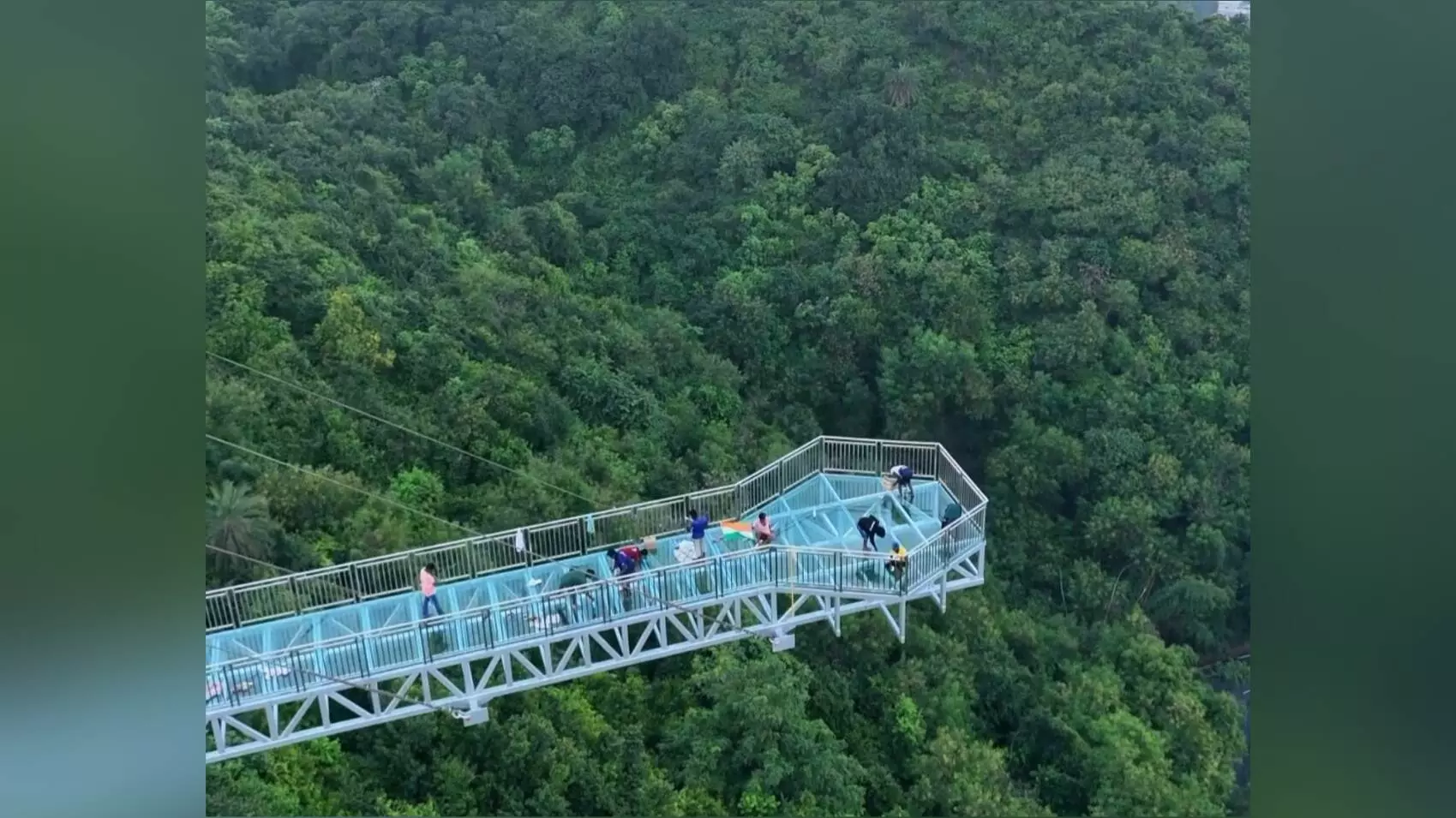 India’s longest cantilever glass skywalk comes up in Vizag’s Kailasagiri Hilltop India’s longest cantilever glass skywalk comes up in Vizag’s Kailasagiri Hilltop