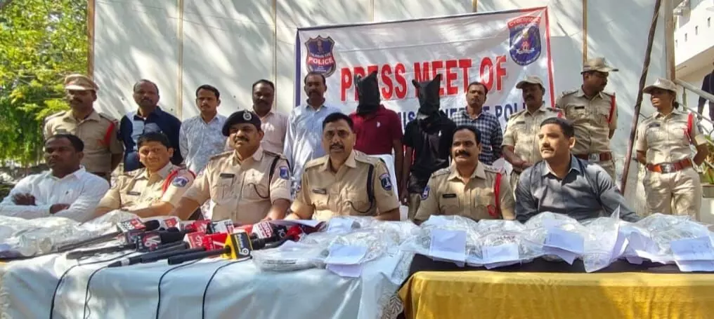 3 held in Dundigal for robbing jewellery store; 15 kg of silver seized