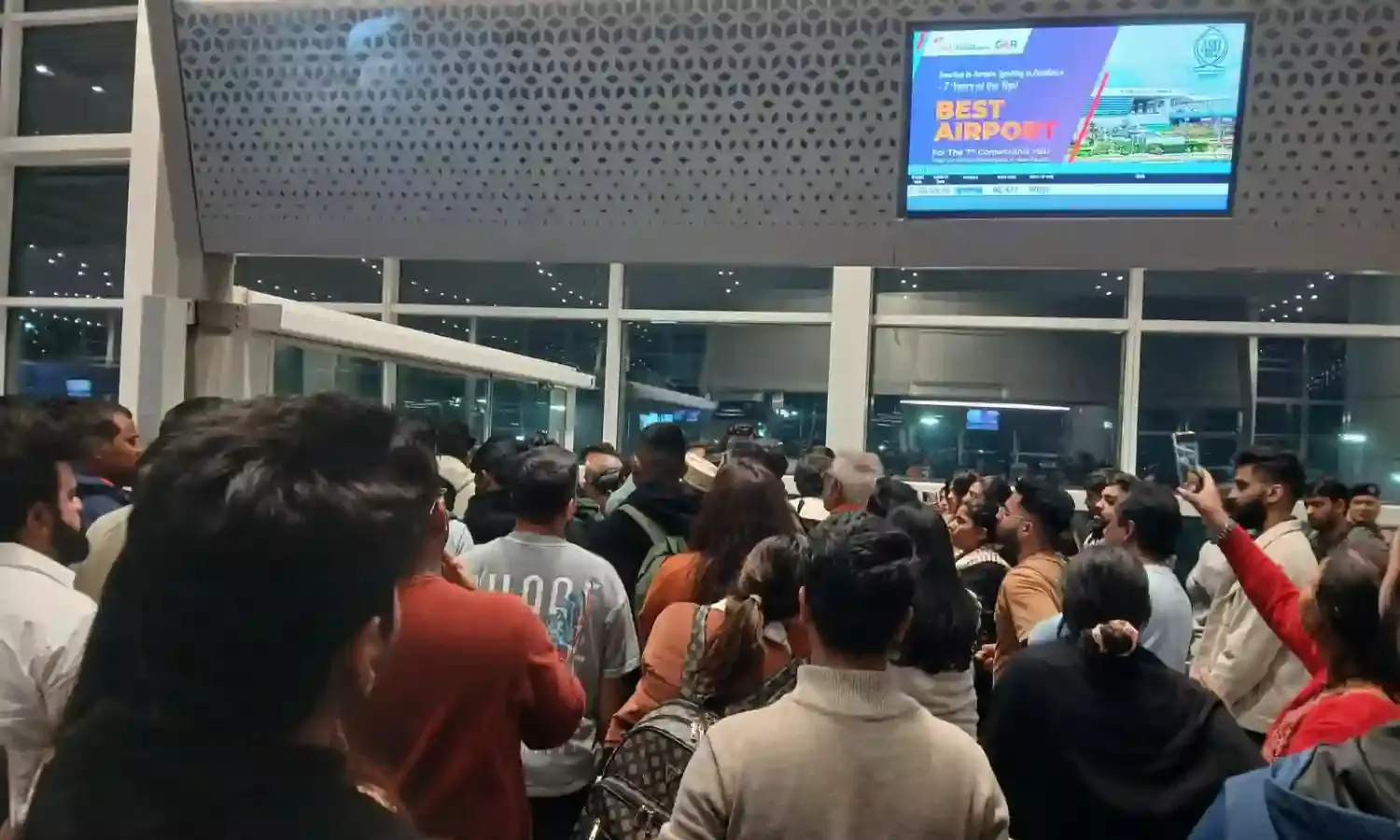 Tech glitches, crew shortage hit IndiGo; 200 flights cancelled across Bengaluru, Mumbai, Hyderabad