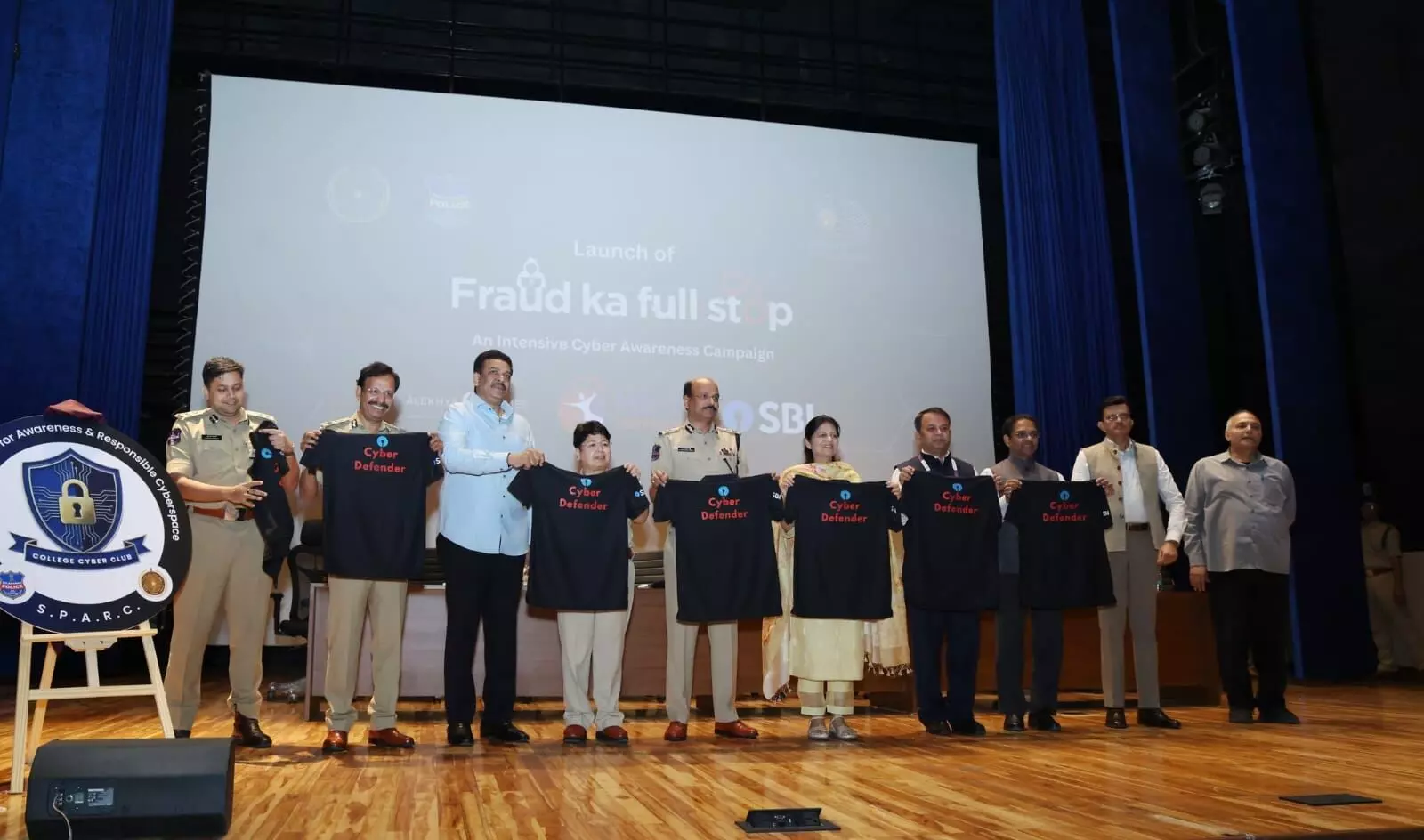 2.44L complaints, 58,000 FIRs: TGCSB facilitates refund of Rs 350 crore to  victims of online frauds