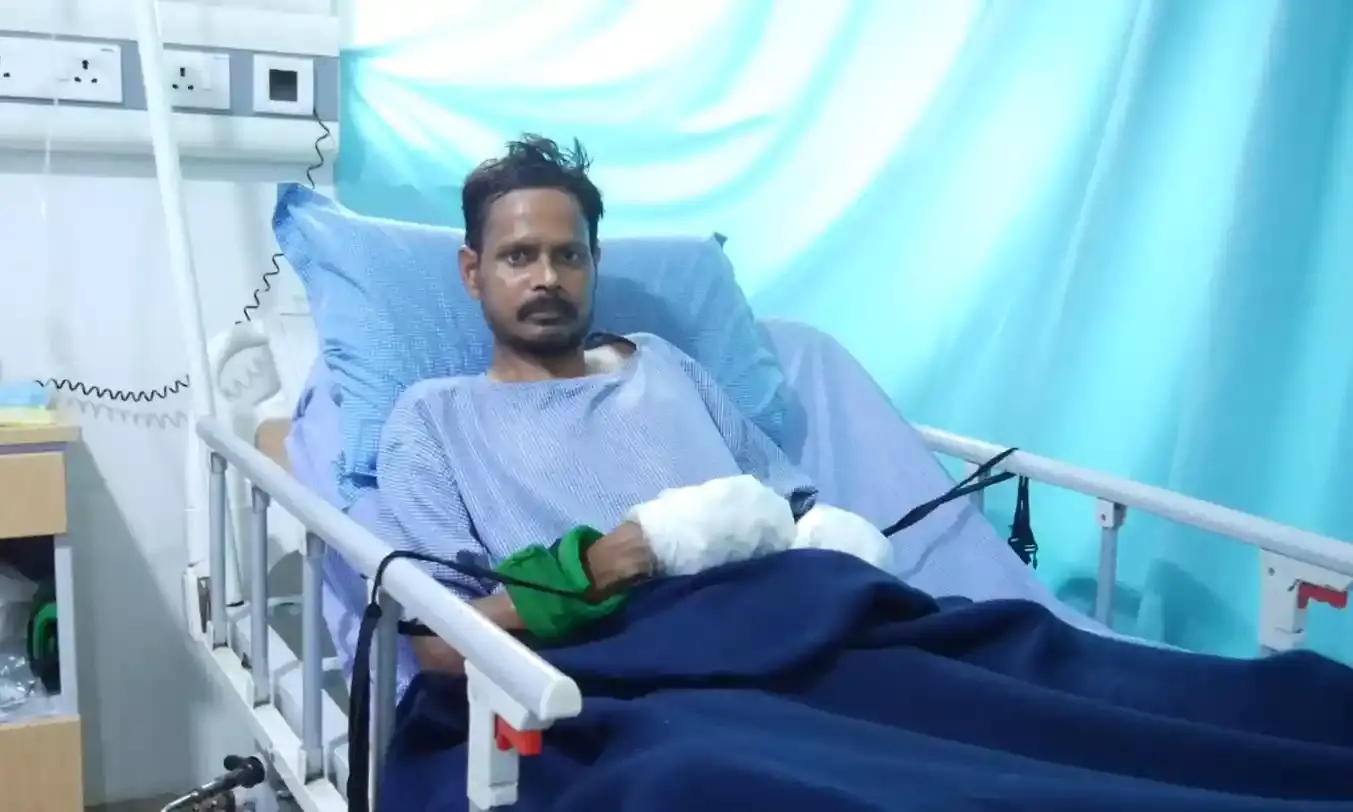 Construction worker survives iron-rod impalement after fall; timely surgery at Amor Hospitals saves his life