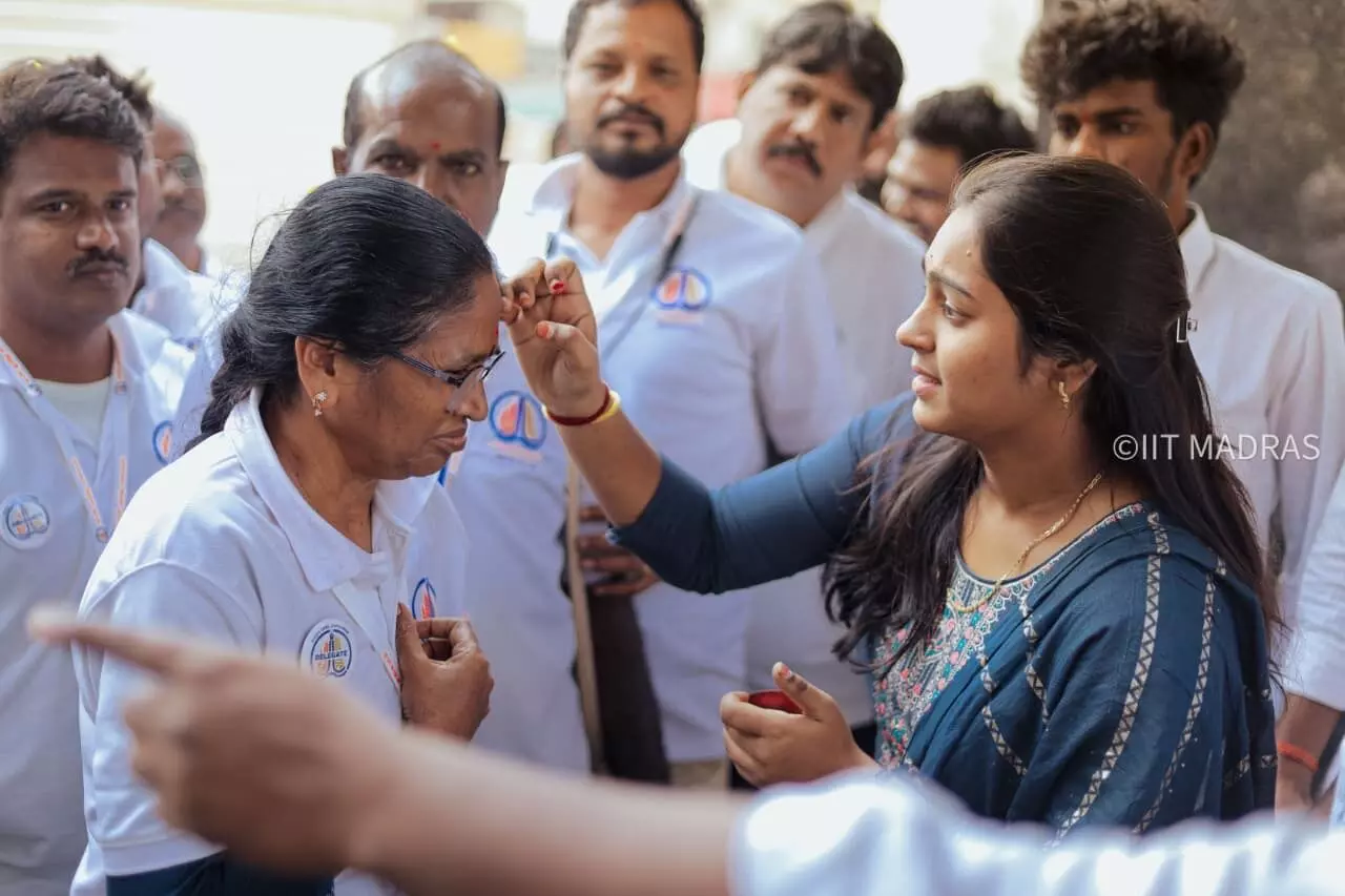 SAVE car rally: Agastya Expedition reaches Hyderabad, highlighting Tamil traditions