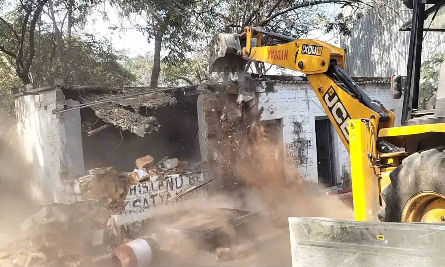 HYDRAA cracks down on land mafia in Miyapur, secures five acres worth Rs 600 crore