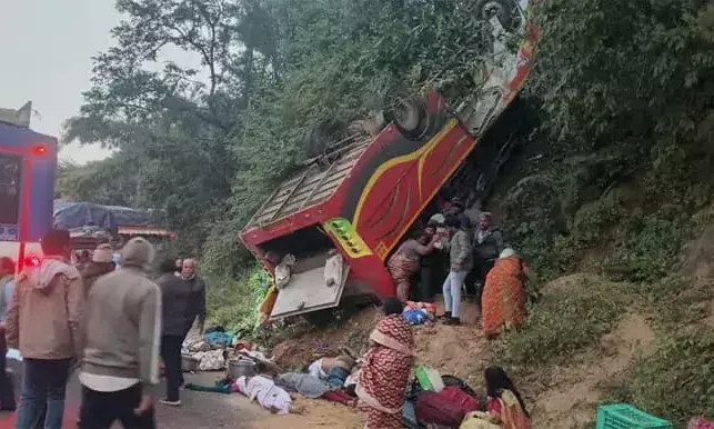 Andhra: Nine pilgrims killed, several injured after bus falls into gorge near Rajugarimetta