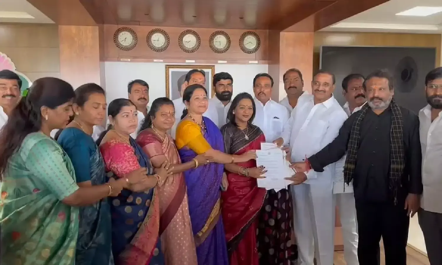 How was GHMC ward delimitation decided? Congress MLAs and BRS leaders meet mayor, seek clarity