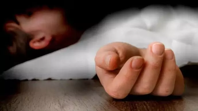 Hyderabad: 7-year-old girl dies after mother allegedly pushes her from apartment in Malkajgiri Hyderabad: 7-year-old girl dies after mother allegedly pushes her from apartment in Malkajgiri