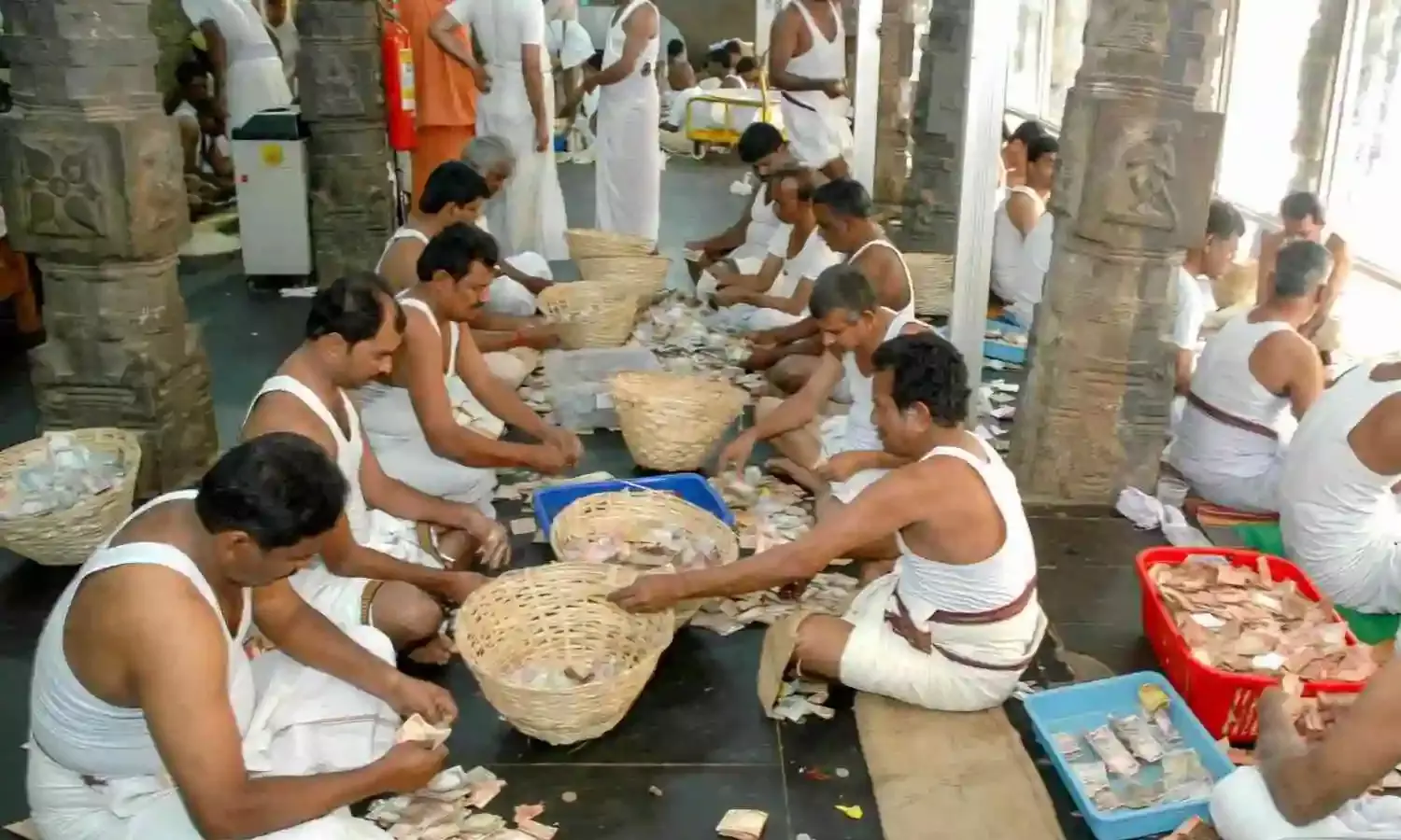 Andhra HC takes strong exception to TTD’s manual system of counting offerings; bats for technology