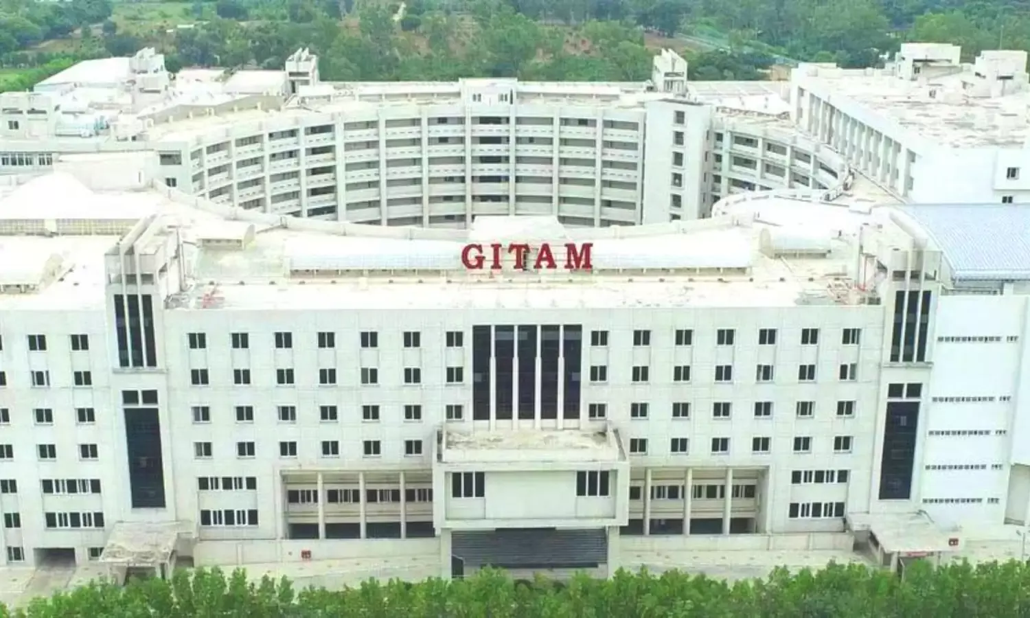 Telangana HC pulls up TGSPDCL over GITAM’s Rs 118.13 crore power dues, summons superintending engineer