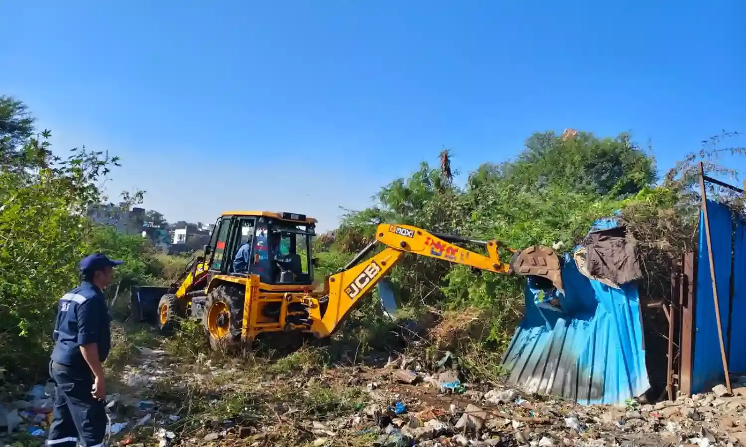 HYDRAA reclaims 7 acres of govt land worth Rs 400 crore in Hyderabad’s Old City