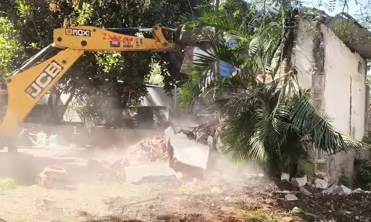 HYDRAA clears 15-year-old road encroachment, reopens 50-foot road for public in Alwal HYDRAA clears 15-year-old road encroachment, reopens 50-foot road for public in Alwal