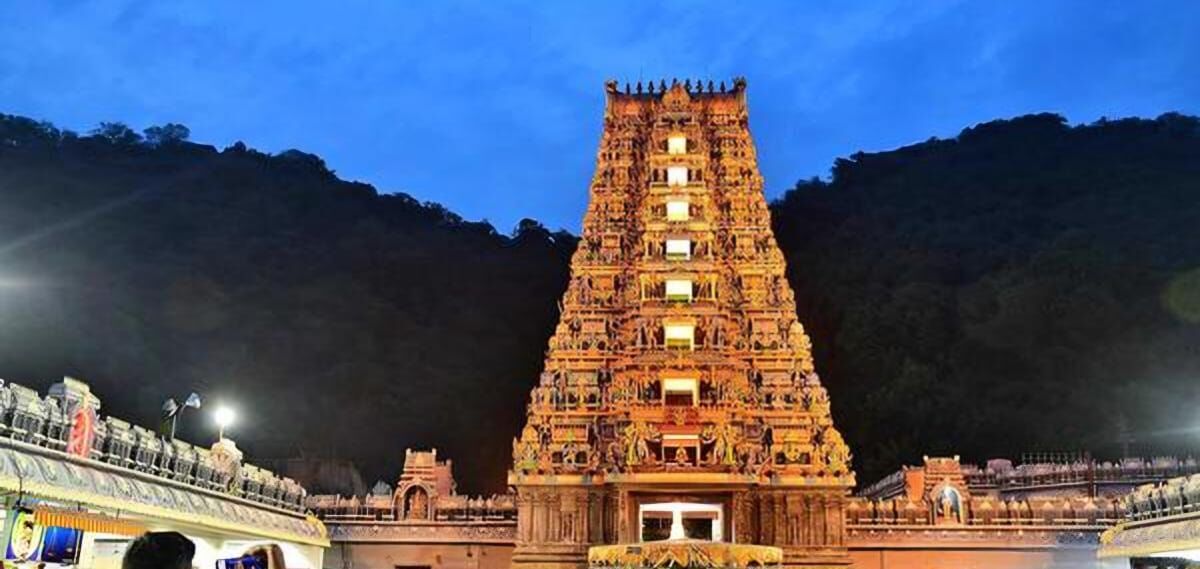 Power cut at Vijayawada’s Kanaka Durga Temple over Rs 3.08 crore pending dues; essential services hit