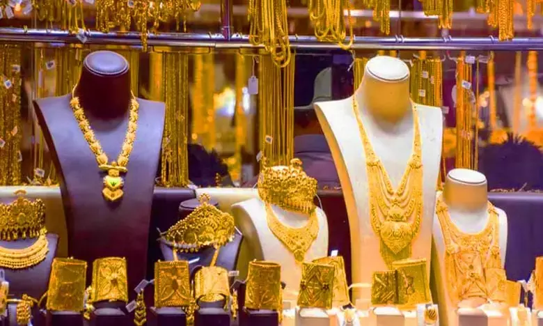 Ahead of New Year, gold prices drop to ₹138,340 per 10 grams for 24K