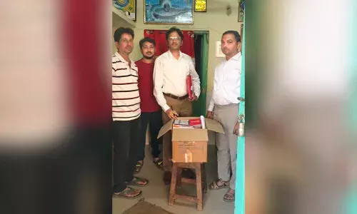 DCA shuts clinic run by quack in Hanumakonda, seizes illegal stocks of antibiotics and steroids DCA shuts clinic run by quack in Hanumakonda, seizes illegal stocks of antibiotics and steroids